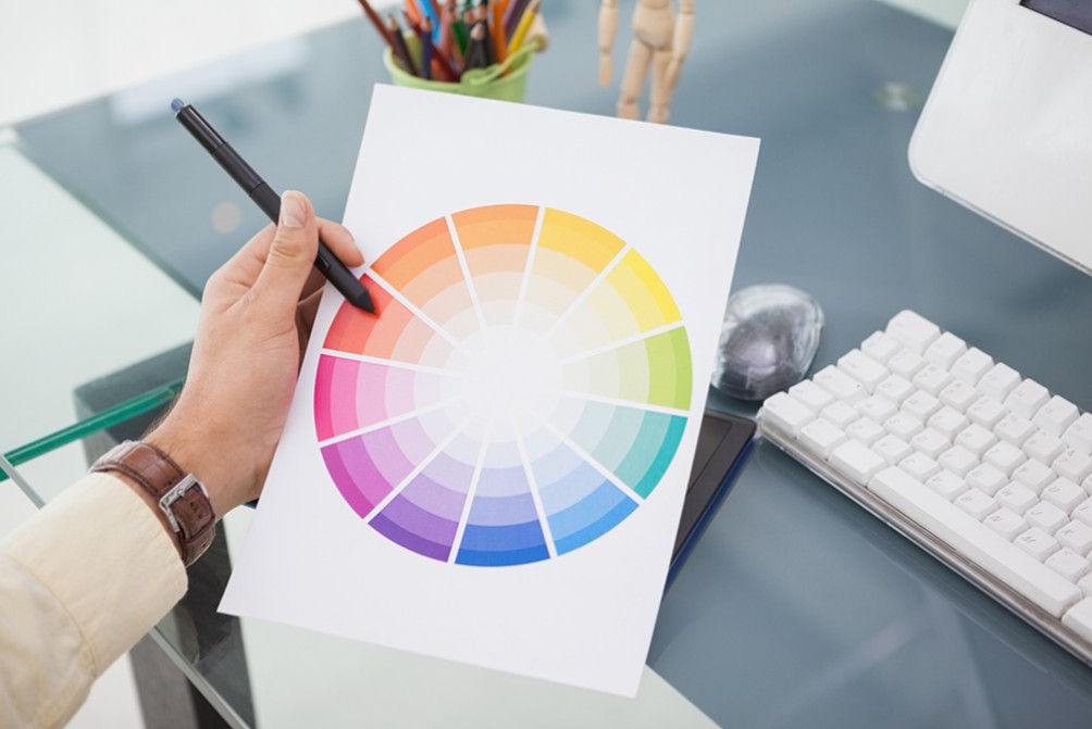 Impatto dei colori sulle emozioni: guida completa al loro significato
